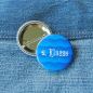 Preview: Ansteckbutton 2. Klasse/ blaue Wellen auf Jeans mit Rückseite